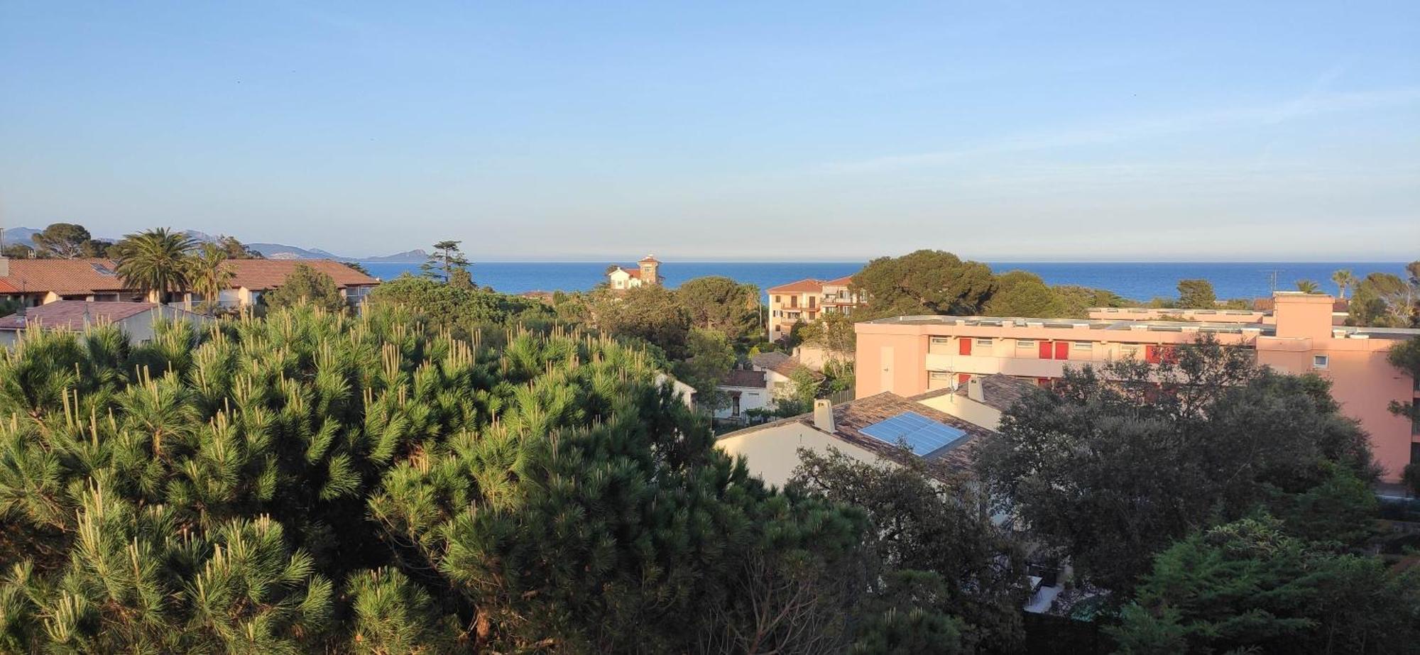 Appartement Lumineux Vue Mer Fréjus Eksteriør billede